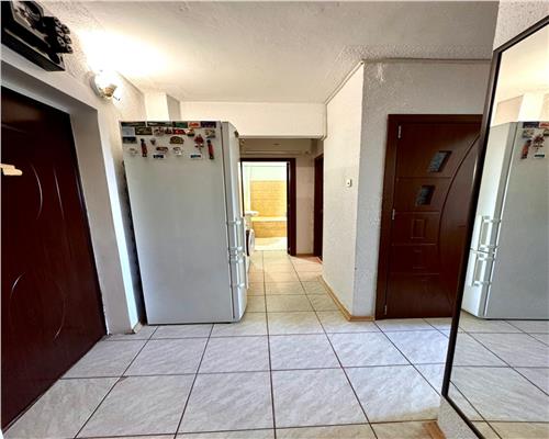 Vanzare apartament 2 camere, in Ploiesti, zona Vest Lamaita.