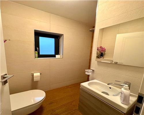 Inchiriere apartament 3 camere, curte proprie, In Ploiesti, zona Cantacuzino.