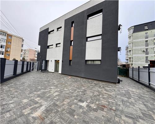 Inchiriere apartament 3 camere, curte proprie, In Ploiesti, zona Cantacuzino.