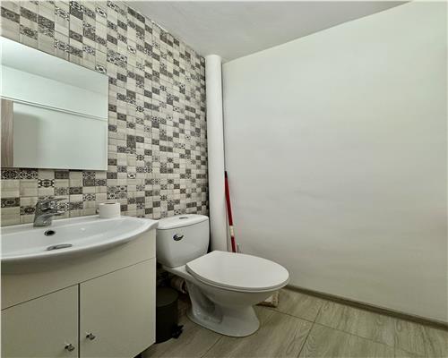 Apartament 3 camere, prima inchiriere, zona Democratiei Sud, Ploiesti.
