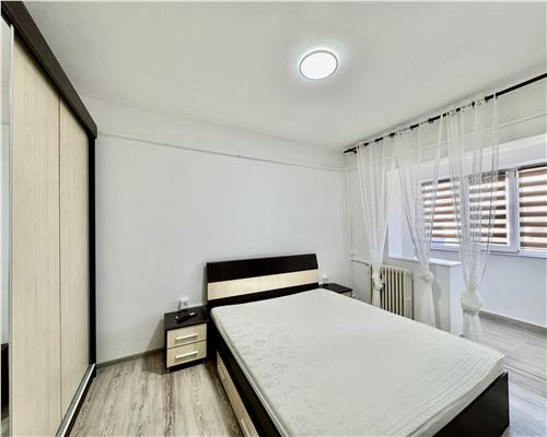 Apartament 3 camere, prima inchiriere, zona Democratiei Sud, Ploiesti.
