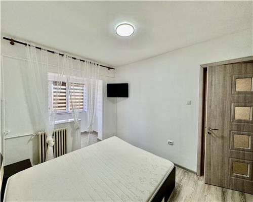 Apartament 3 camere, prima inchiriere, zona Democratiei Sud, Ploiesti.