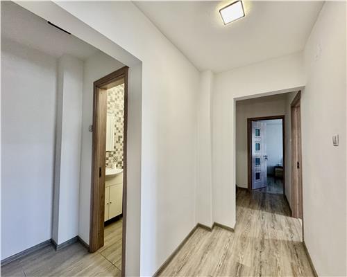 Apartament 3 camere, prima inchiriere, zona Democratiei Sud, Ploiesti.