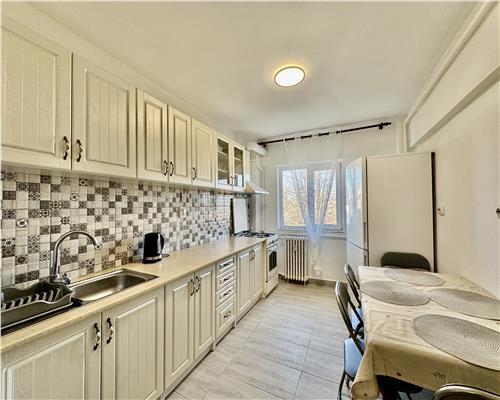 Apartament 3 camere, prima inchiriere, zona Democratiei Sud, Ploiesti.