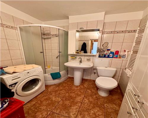 Vanzare apartament 4 camere, centrala proprie, Ploiesti, Piata Mihai Viteazul.