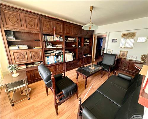 Vanzare apartament 4 camere, centrala proprie, Ploiesti, Piata Mihai Viteazul.