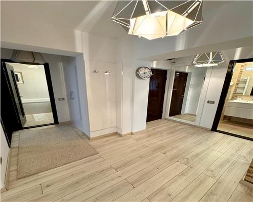 Inchiriere apartament 3 camere, in Ploiesti, zona Republicii (Parcul Mihai  Viteazul)