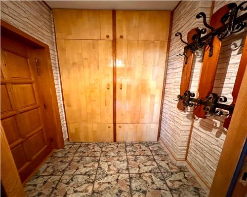 Vanzare apartament 3 camere, in Ploiesti, zona Ion Maiorescu.
