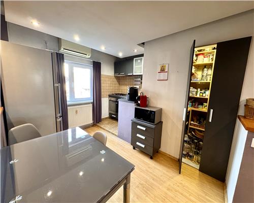 Apartament 3 camere, cf. 1A decomandat, Ploiesti Cantacuzino
