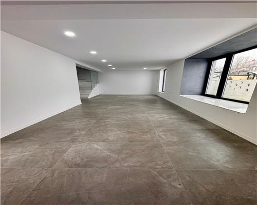 Vanzare casa 4 camere plus garaj, in Paulesti, zona cu priveliste la padure.