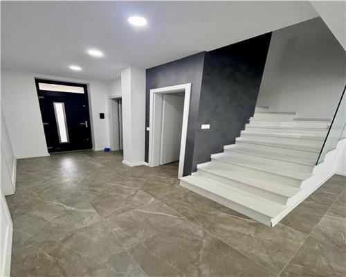 Vanzare casa 4 camere plus garaj, in Paulesti, zona cu priveliste la padure.