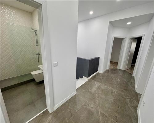 Vanzare casa 4 camere plus garaj, in Paulesti, zona cu priveliste la padure.