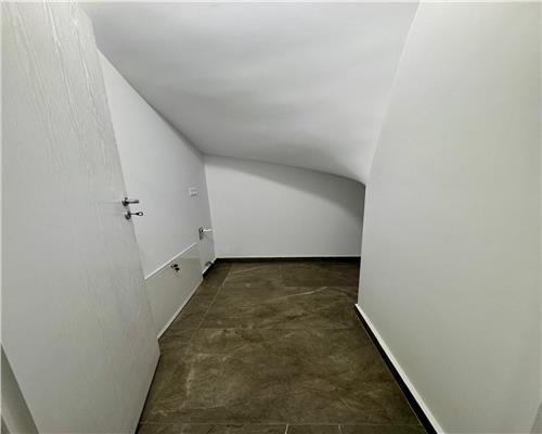 Vanzare casa 4 camere plus garaj, in Paulesti, zona cu priveliste la padure.