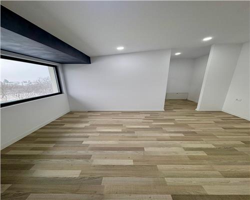 Vanzare casa 4 camere plus garaj, in Paulesti, zona cu priveliste la padure.