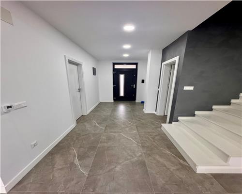 Vanzare casa 4 camere plus garaj, in Paulesti, zona cu priveliste la padure.
