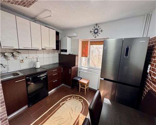 Inchiriere apartament 3 camere, centrala proprie, Ploiesti zona Mihai Bravur
