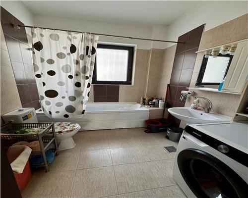 Vanzare apartament 4 camere bloc 2015, in Ploiesti, zona 9 Mai.
