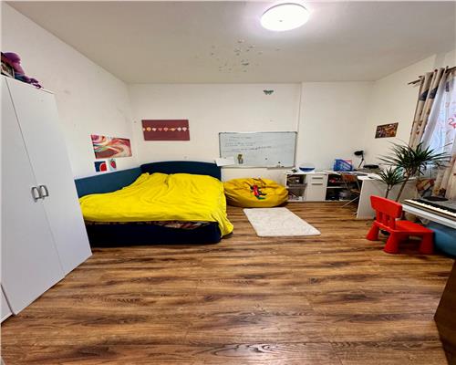 Vanzare apartament 4 camere bloc 2015, in Ploiesti, zona 9 Mai.