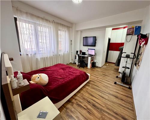 Vanzare apartament 4 camere bloc 2015, in Ploiesti, zona 9 Mai.