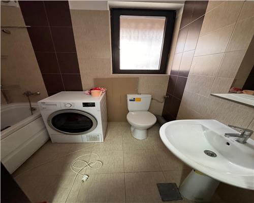 Vanzare apartament 4 camere bloc 2015, in Ploiesti, zona 9 Mai.