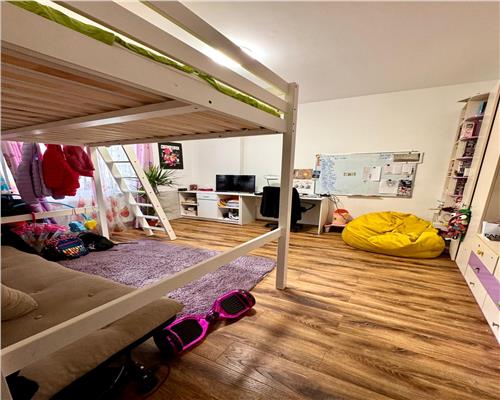 Vanzare apartament 4 camere bloc 2015, in Ploiesti, zona 9 Mai.