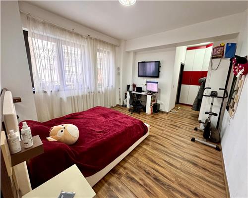 Vanzare apartament 4 camere bloc 2015, in Ploiesti, zona 9 Mai.