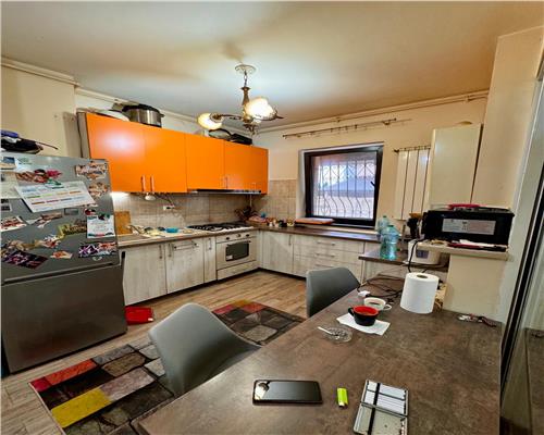 Vanzare apartament 4 camere bloc 2015, in Ploiesti, zona 9 Mai.