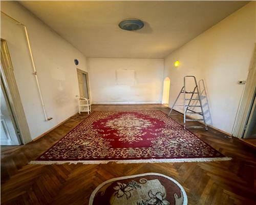Inchiriere casa 4 camere plus dependinte in Ploiesti, zona ultracentrala