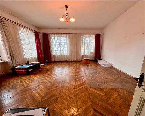 Inchiriere casa 4 camere plus dependinte in Ploiesti, zona ultracentrala