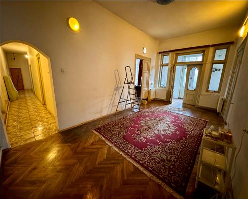 Inchiriere casa 4 camere plus dependinte in Ploiesti, zona ultracentrala