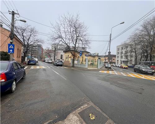Inchiriere casa 4 camere plus dependinte in Ploiesti, zona ultracentrala