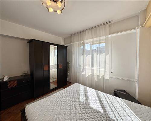 Apartament 2 camere, decomandat, boxa, parcare, ultracentral, Ploiesti
