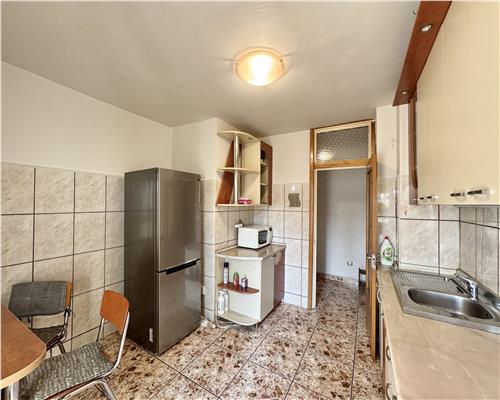 Apartament 2 camere, decomandat, boxa, parcare, ultracentral, Ploiesti