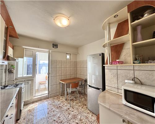 Apartament 2 camere, decomandat, boxa, parcare, ultracentral, Ploiesti