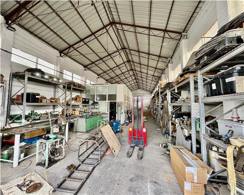 Hala industriala 2500 mp, birouri 400 mp si platforma betonata, zona Nord, Ploiesti