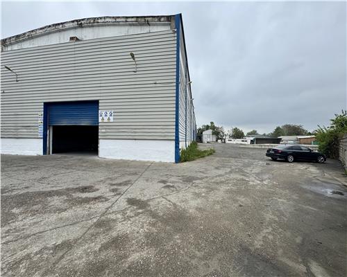 Hala industriala 2500 mp, birouri 400 mp si platforma betonata, zona Nord, Ploiesti