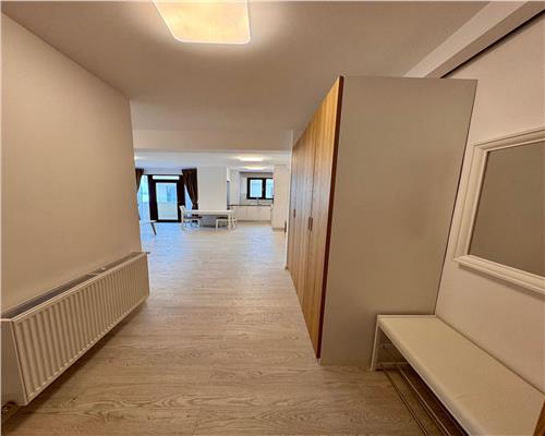 Apartament 3 camere prima inchiriere, in Ploiesti, cartier Albert, parcare proprie.
