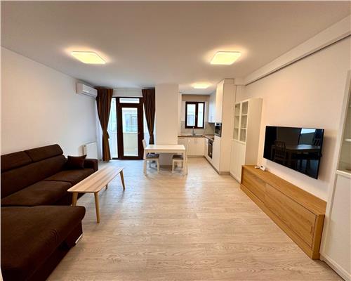 Apartament 3 camere prima inchiriere, in Ploiesti, cartier Albert, parcare proprie.