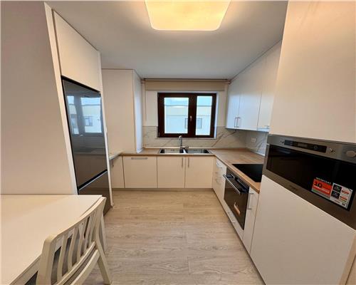 Apartament 3 camere prima inchiriere, in Ploiesti, cartier Albert, parcare proprie.