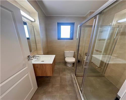 Apartament 3 camere prima inchiriere, in Ploiesti, cartier Albert, parcare proprie.