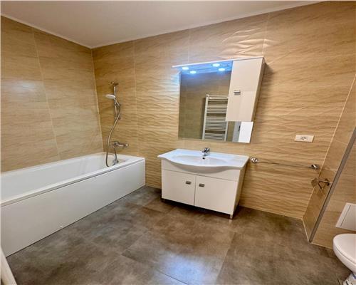 Apartament 3 camere prima inchiriere, in Ploiesti, cartier Albert, parcare proprie.