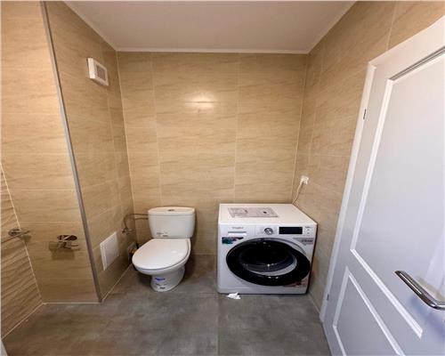 Apartament 3 camere prima inchiriere, in Ploiesti, cartier Albert, parcare proprie.