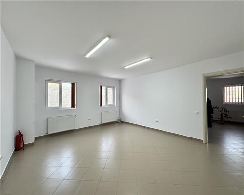 Spatiu birou 50 mp parcare Blejoi la 3 minute fata de Ploiesti