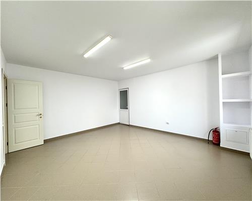 Spatiu birou 50 mp parcare Blejoi la 3 minute fata de Ploiesti