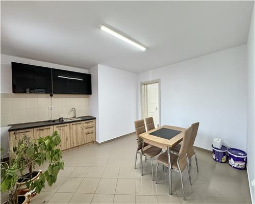Spatiu birou 50 mp parcare Blejoi la 3 minute fata de Ploiesti