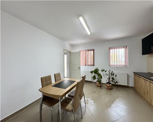Spatiu birou 50 mp parcare Blejoi la 3 minute fata de Ploiesti