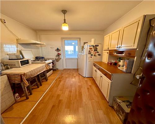 Vanzare apartament 4 camere, 2 bai, in Ploiesti, zona Parcul Aurora