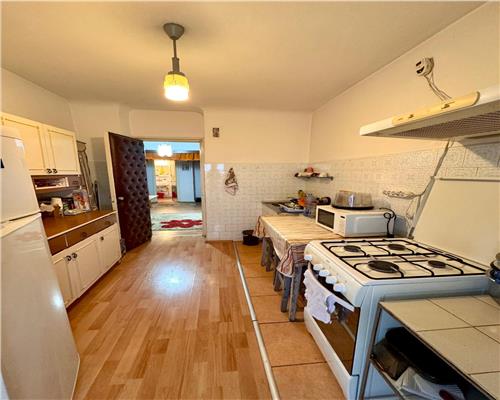 Vanzare apartament 4 camere, 2 bai, in Ploiesti, zona Parcul Aurora