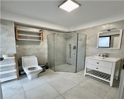 Inchiriere apartament 3 camere, Ploiesti, zona  Albert, parcare proprie