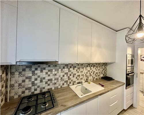 Inchiriere apartament 3 camere, Ploiesti, zona  Albert, parcare proprie